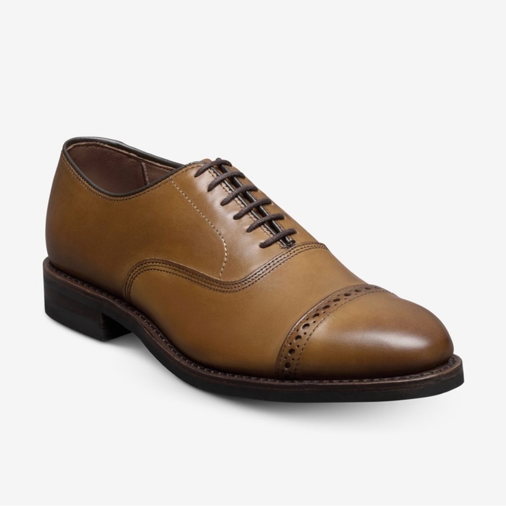 Allen Edmonds Cap-Toe Oxford Dress Shoe with Dainite Sole - size 10.5